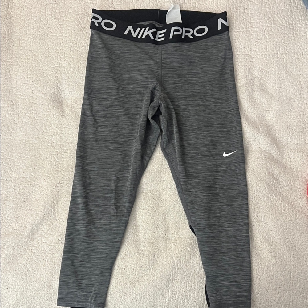 Women’s Nike Pro Heather Gray Leggings — Dri-fit 7/8 Length Mid-Rise